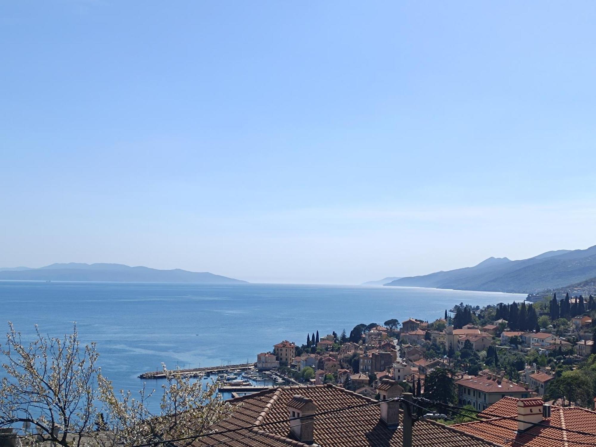 Fenix - Stunning View, Great Location & Free Parking Apartment Opatija